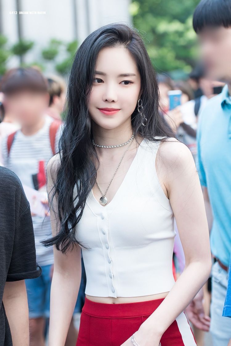 손나은