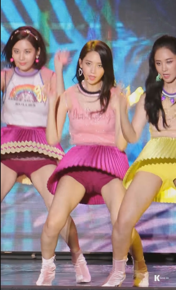 코끼리자동차 타는 윤아