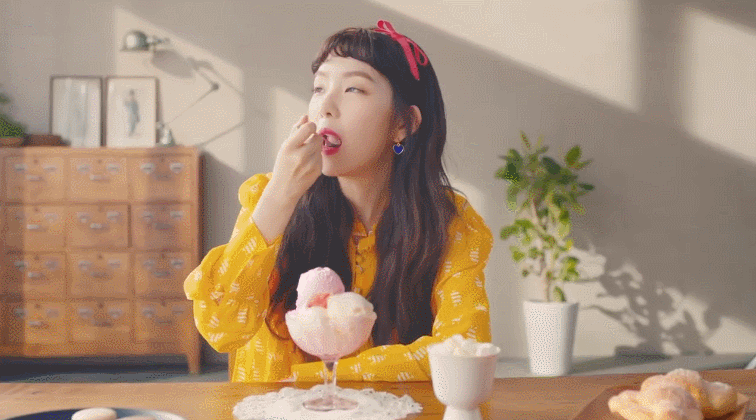 레드벨벳 아이린의 먹방과 독서