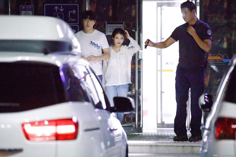 아이유 지콘콘서트 게스트 출퇴근