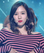 미나의 어깨선