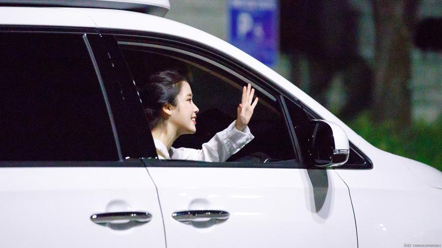 아이유 지콘콘서트 게스트 출퇴근