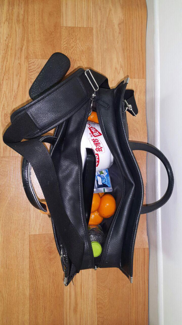 설 연휴 근무 뒤 뇌출혈로 숨진 기관사 가방에는..