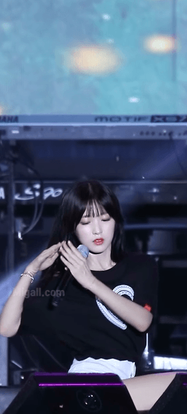 아린이 요망한 뒤태