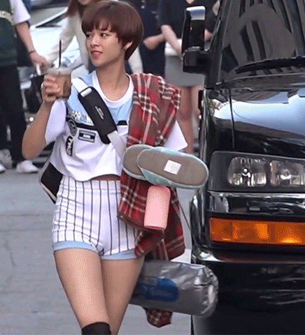 허벅지가 얼굴만한 트와이스 멤버