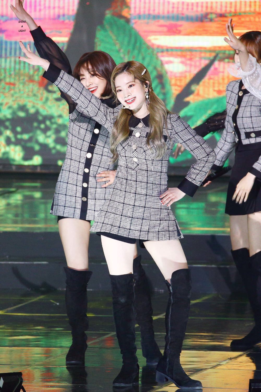 twice-20190128-062903-001.jpg