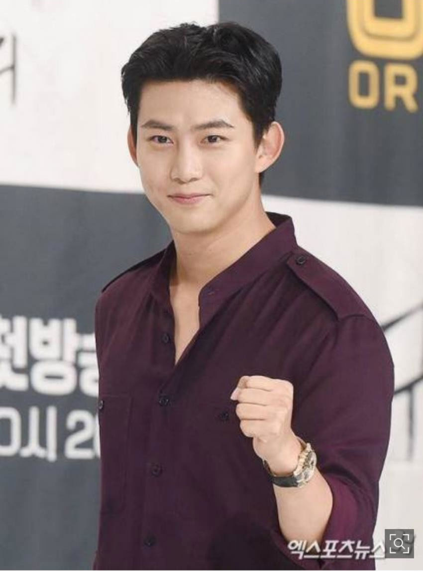 영주권 포기한 옥택연 오늘 현역 입대