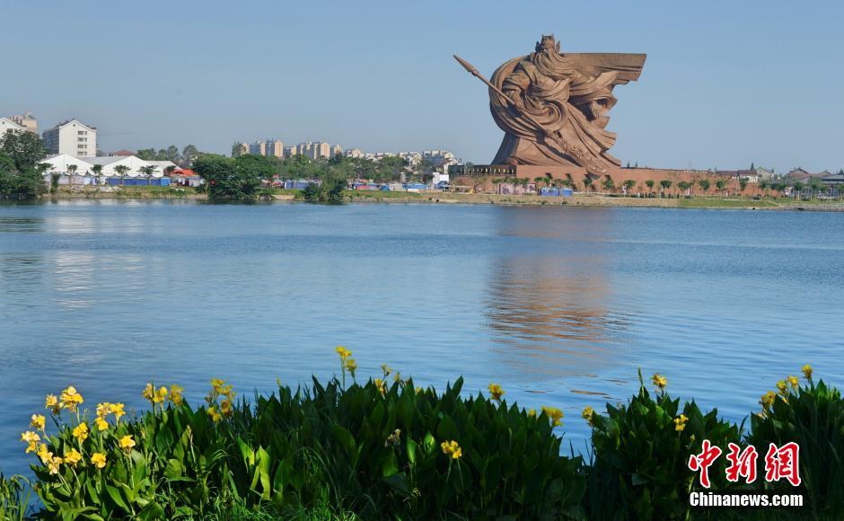 관우 청동상.jpg