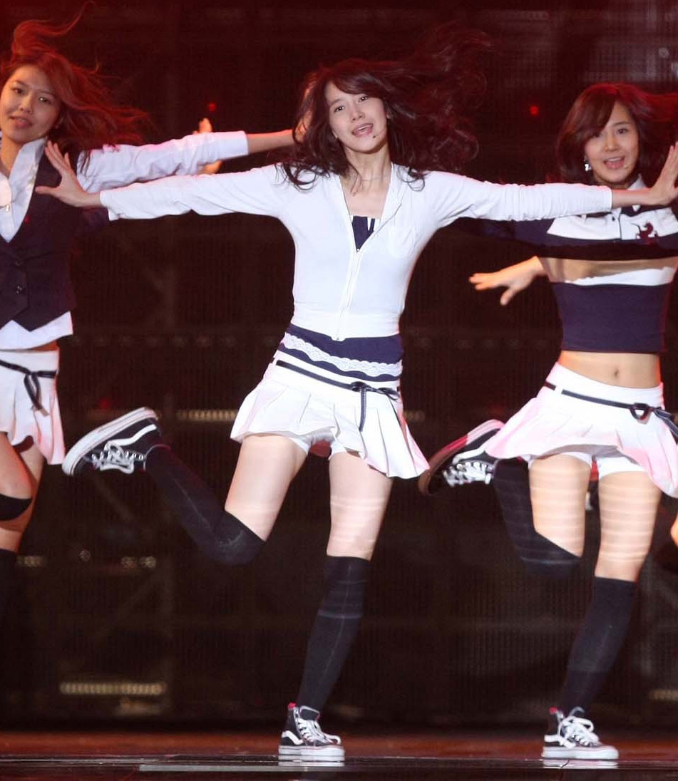 윤아도끼.jpg
