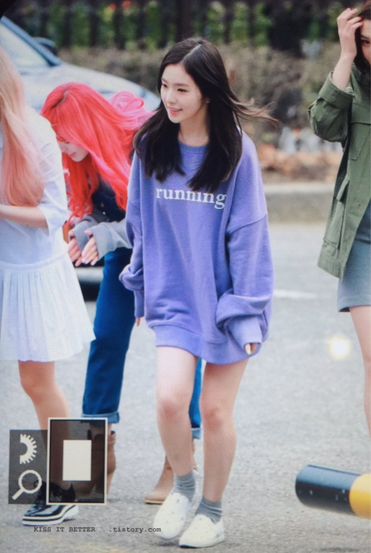 바지 안 입은듯한 아이린