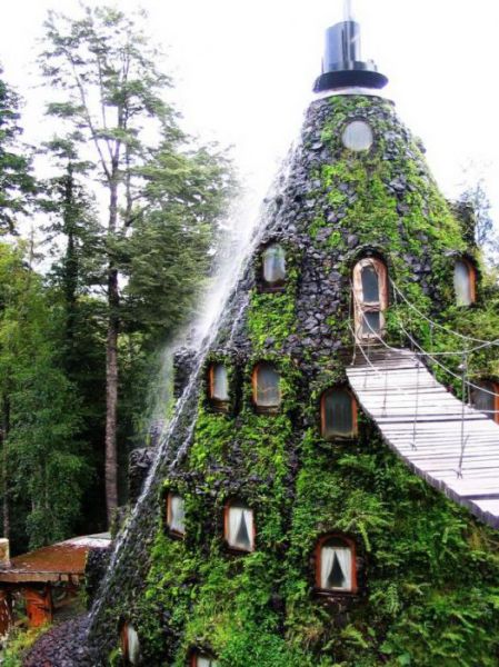 strange_and_unusual_buildings_from_around_the_world_640_07.jpg