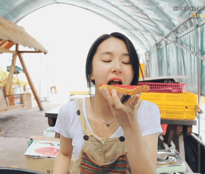 딸기따는 채영2