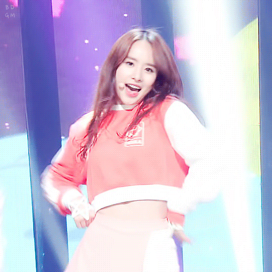 160313_인기가요_MoMoMo_3.gif