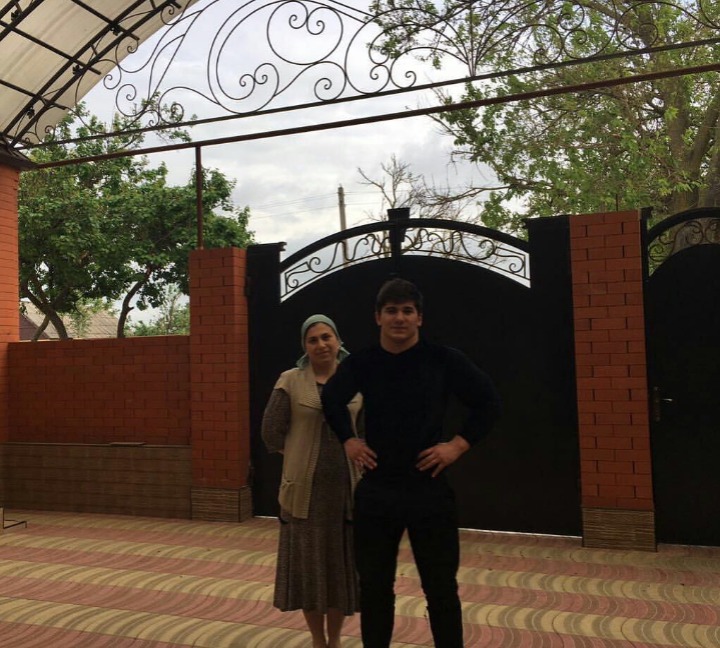 2001년생 체첸 급식 일진