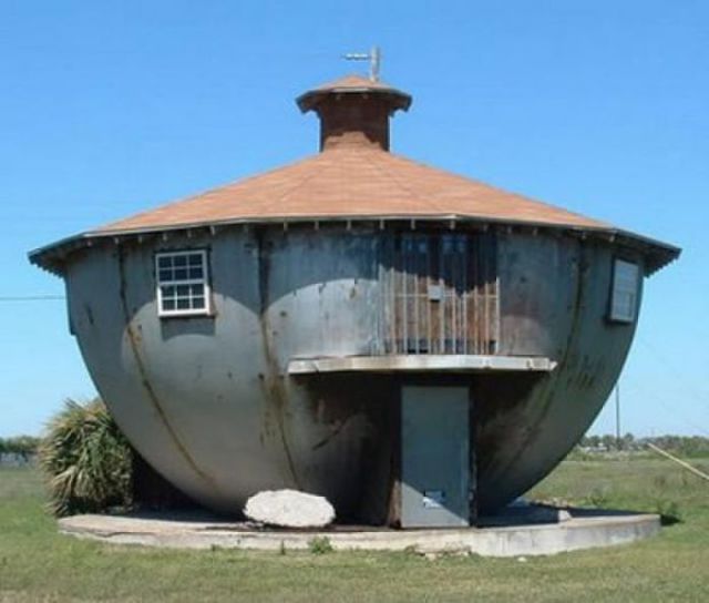 strange_and_unusual_buildings_from_around_the_world_640_30.jpg