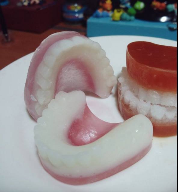얼음틀로 틀니 제작하기