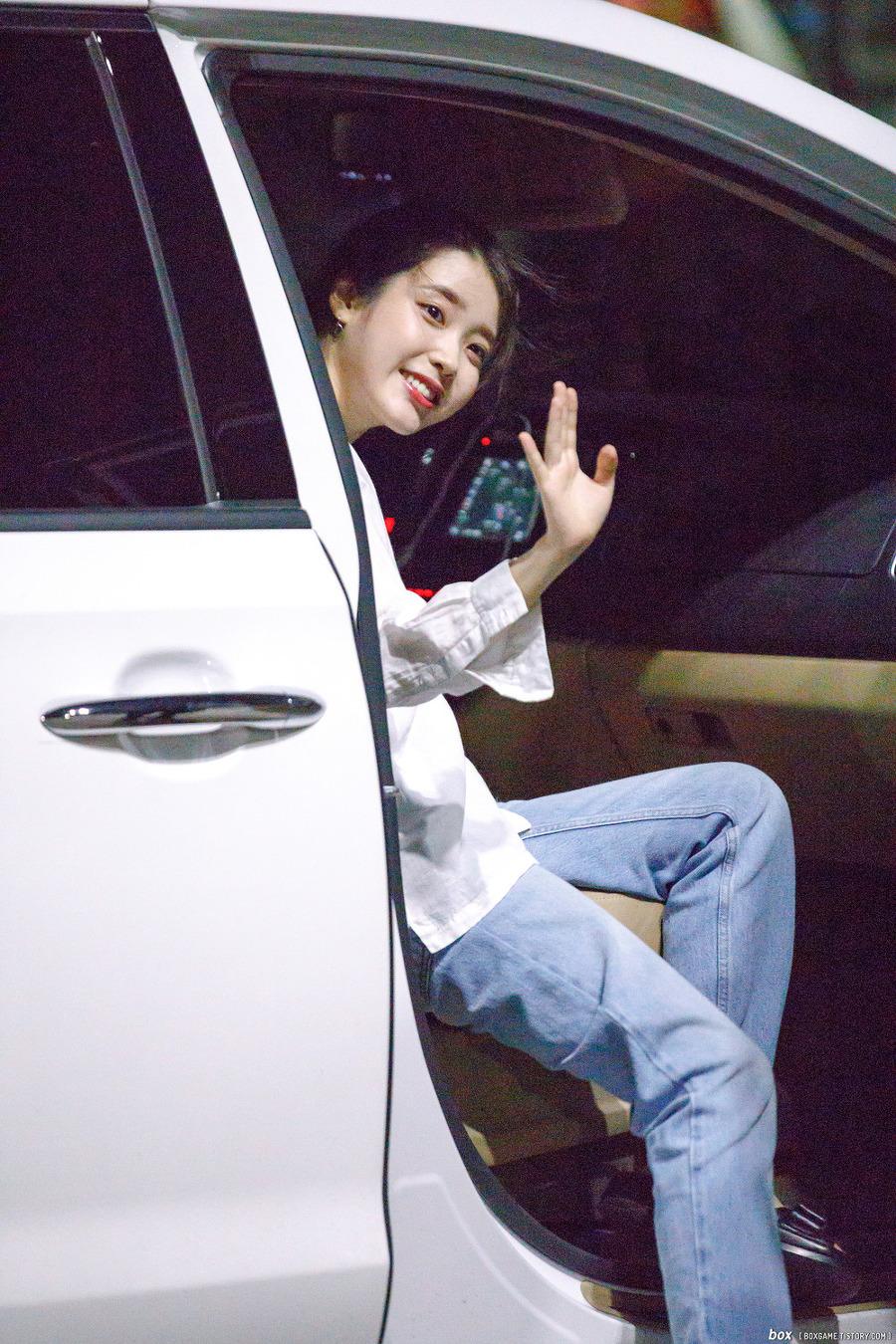 아이유 지콘콘서트 게스트 출퇴근