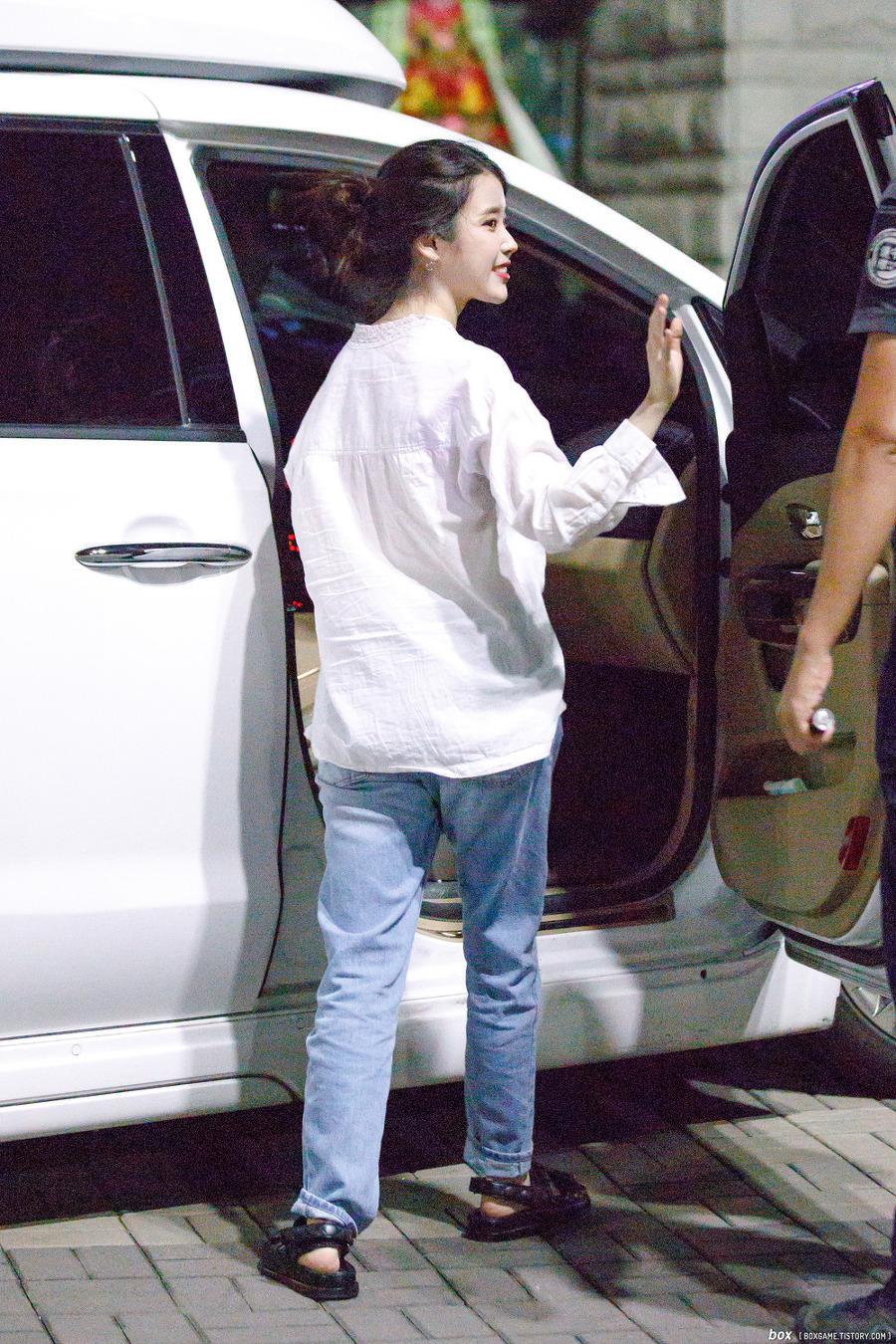 아이유 지콘콘서트 게스트 출퇴근