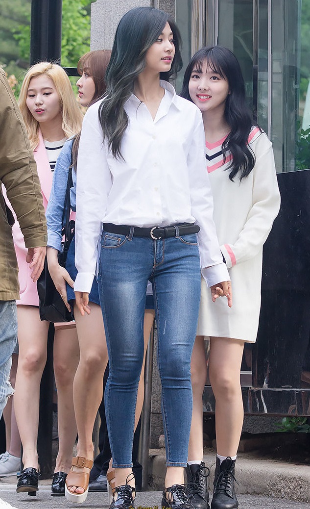 스키니 셔츠 쯔위