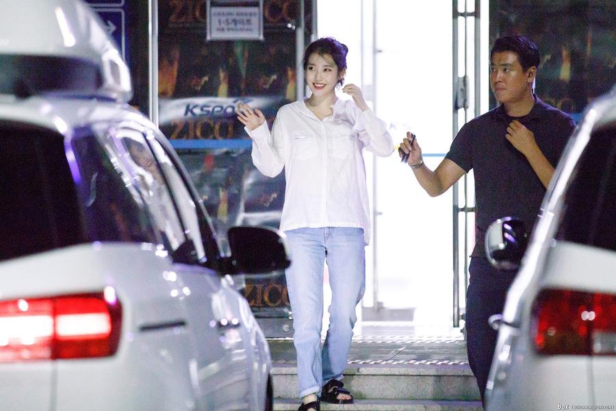 아이유 지콘콘서트 게스트 출퇴근