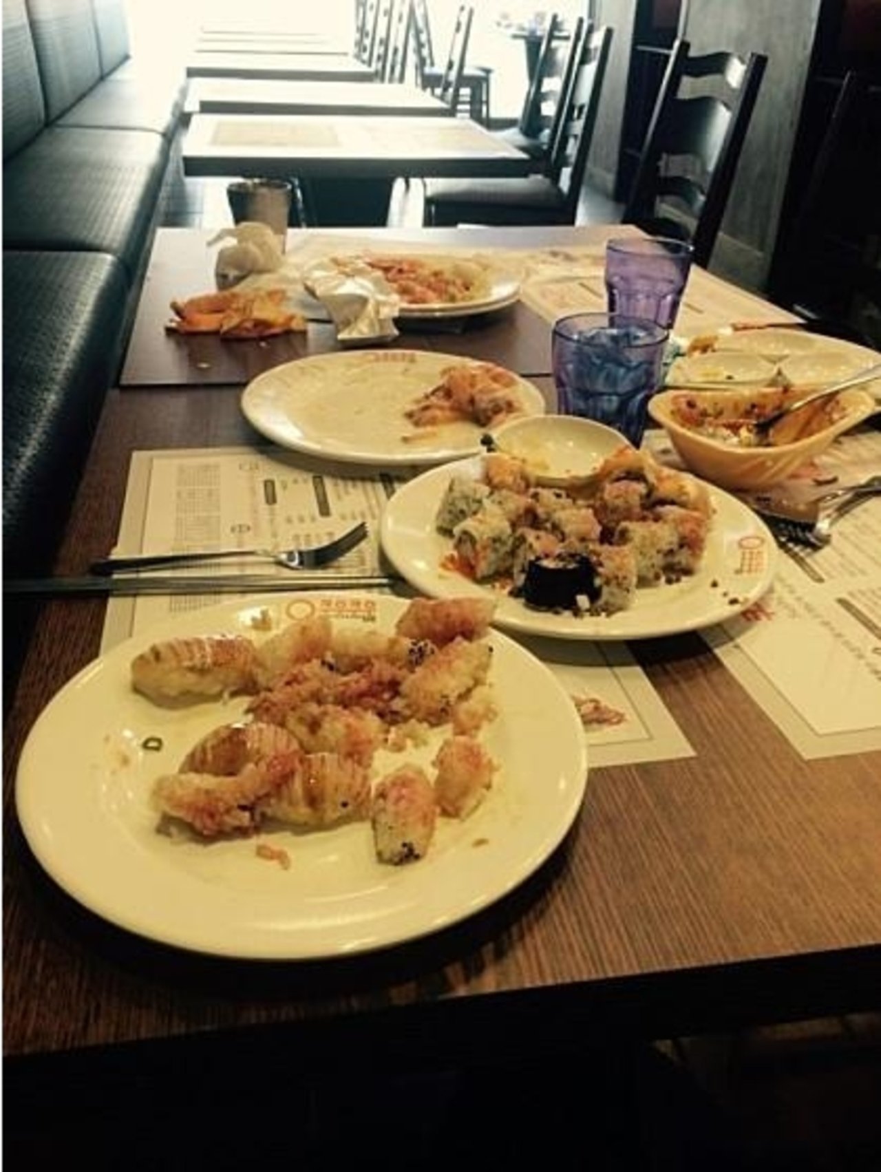 초밥집에서 회만 골라먹는 손님