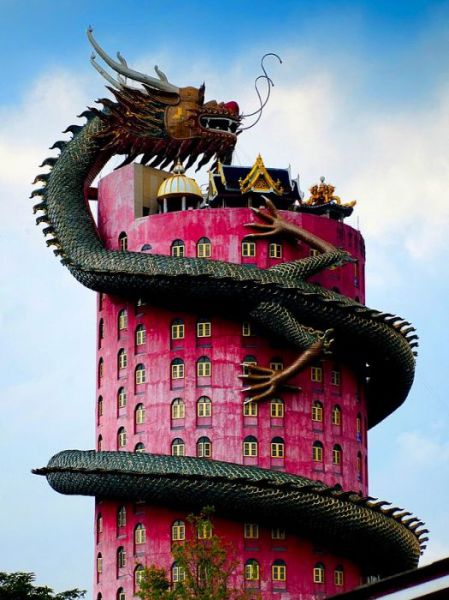 strange_and_unusual_buildings_from_around_the_world_640_42.jpg