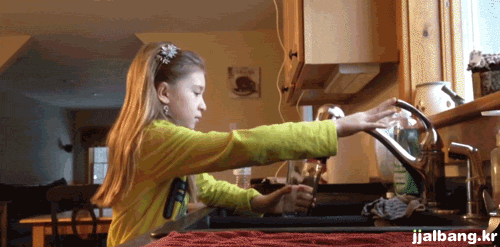 서양 소녀의 세안법