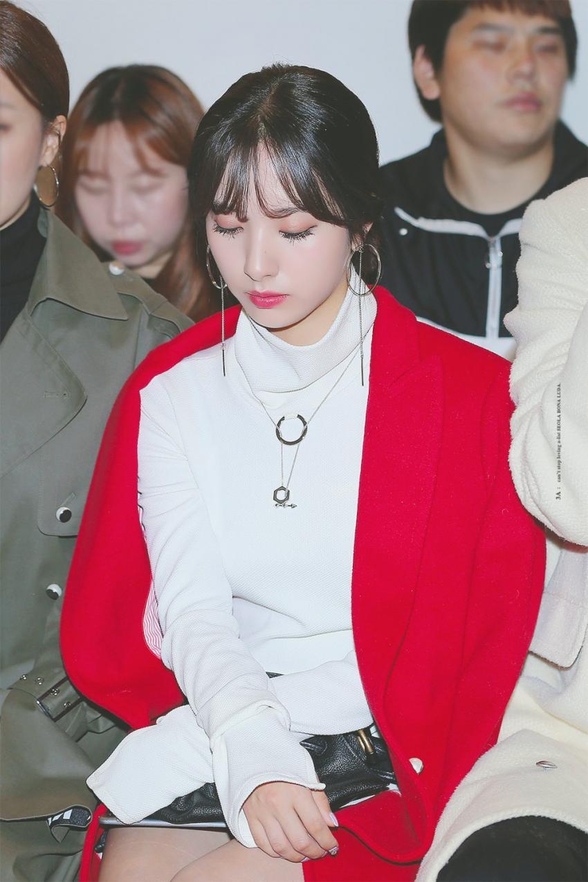 패션쇼 관람 중인 보나