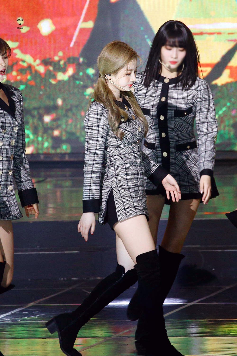 twice-20190128-062903-000.jpg