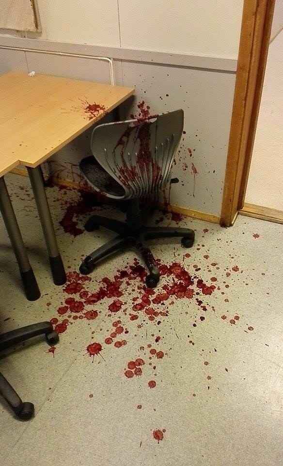 스무디를 흘렸을뿐인데..