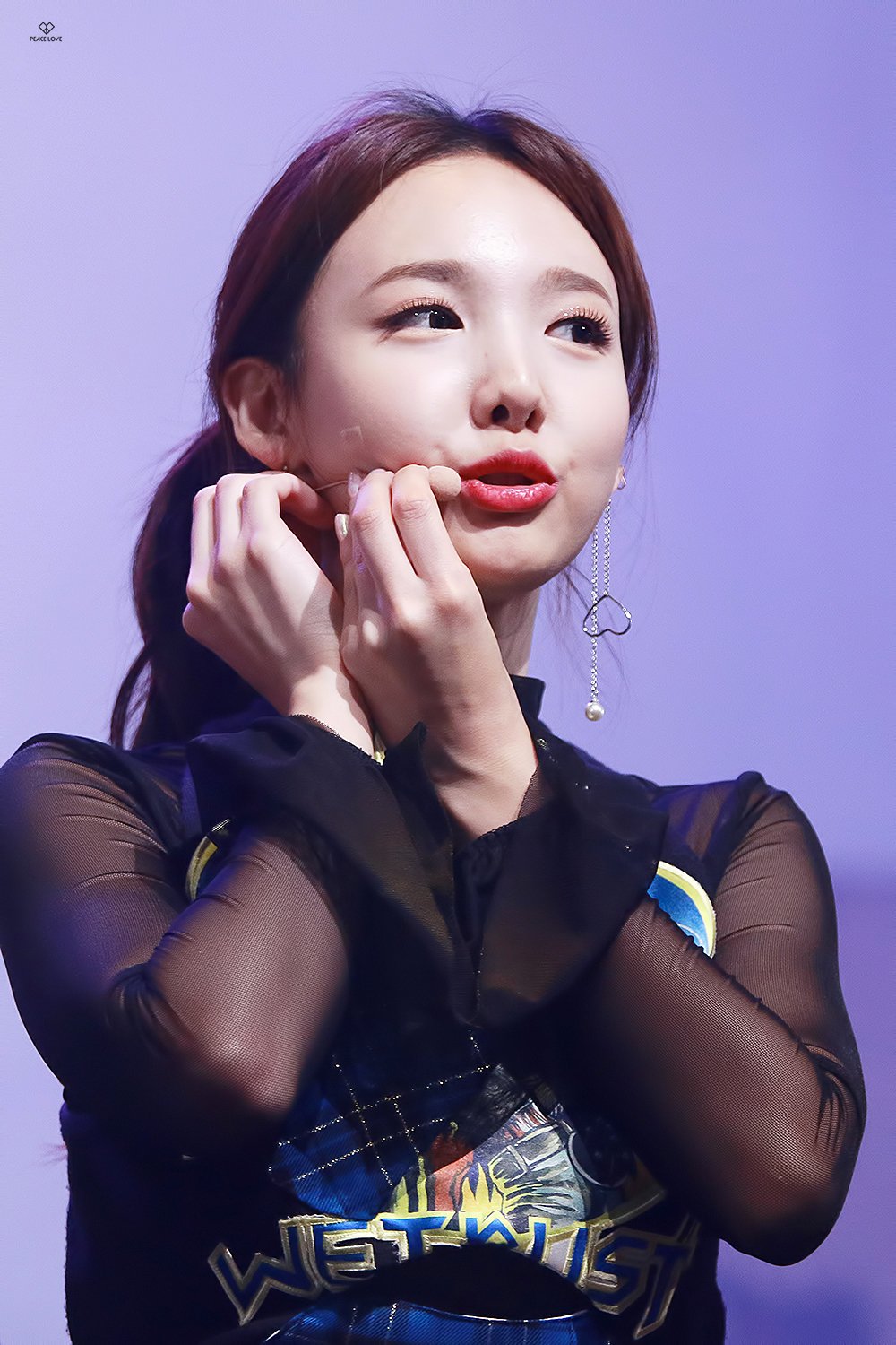 나연 이 보고 가라