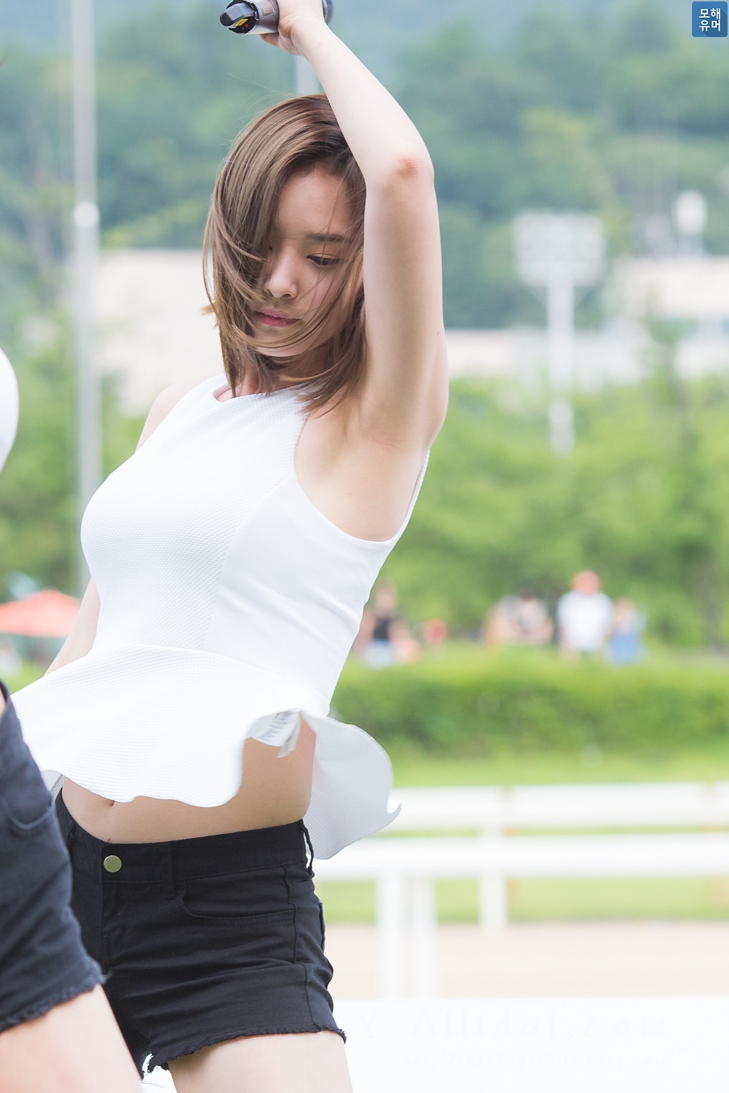 2419C63455EE63B31DC3C8.jpg