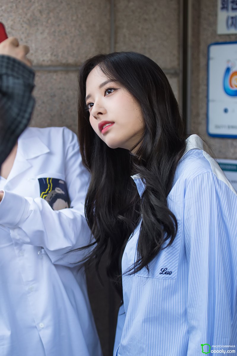 방금전 청담동사전투표소 우주소녀.