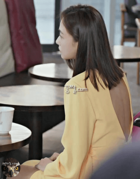 홍수현 등짝을 보자