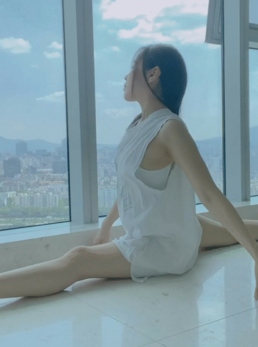 티셔츠 입고 요가하는 상아 요니니6