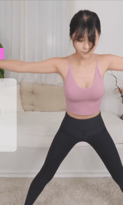 황아영 트레이너 핑크 끈나시 슴골