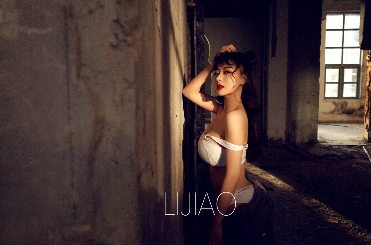 엄청난 거유모델