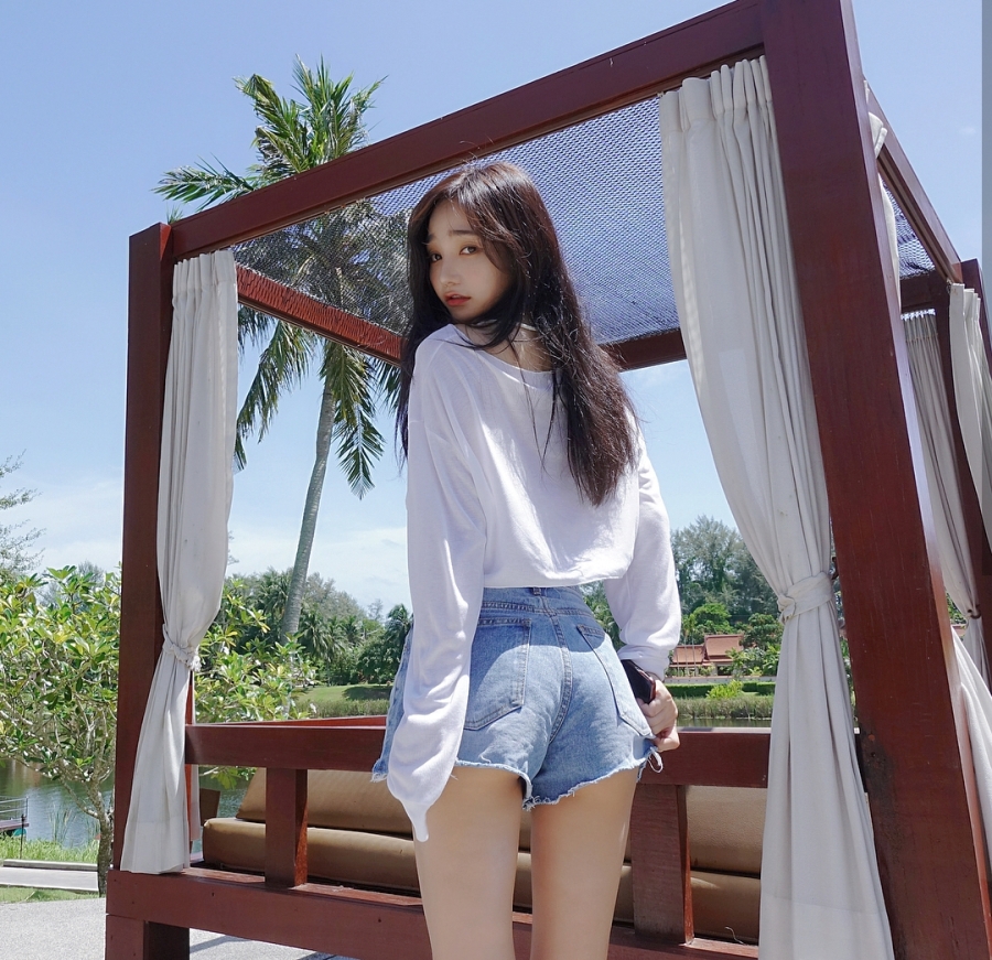 여리여리한 피팅모델녀.jpg