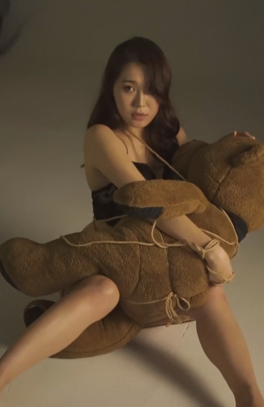 미스맥심 정유정과 곰인형