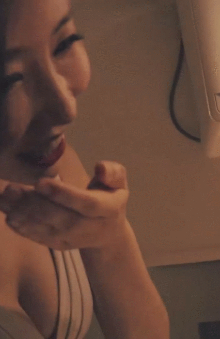 등 마사지 받는 메텔 이모