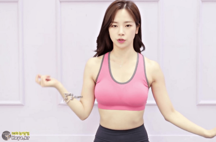 스트레칭하는 코코소리 김소리
