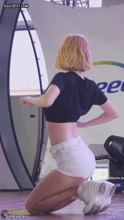 두산베어스 치어리더 서현숙.gif