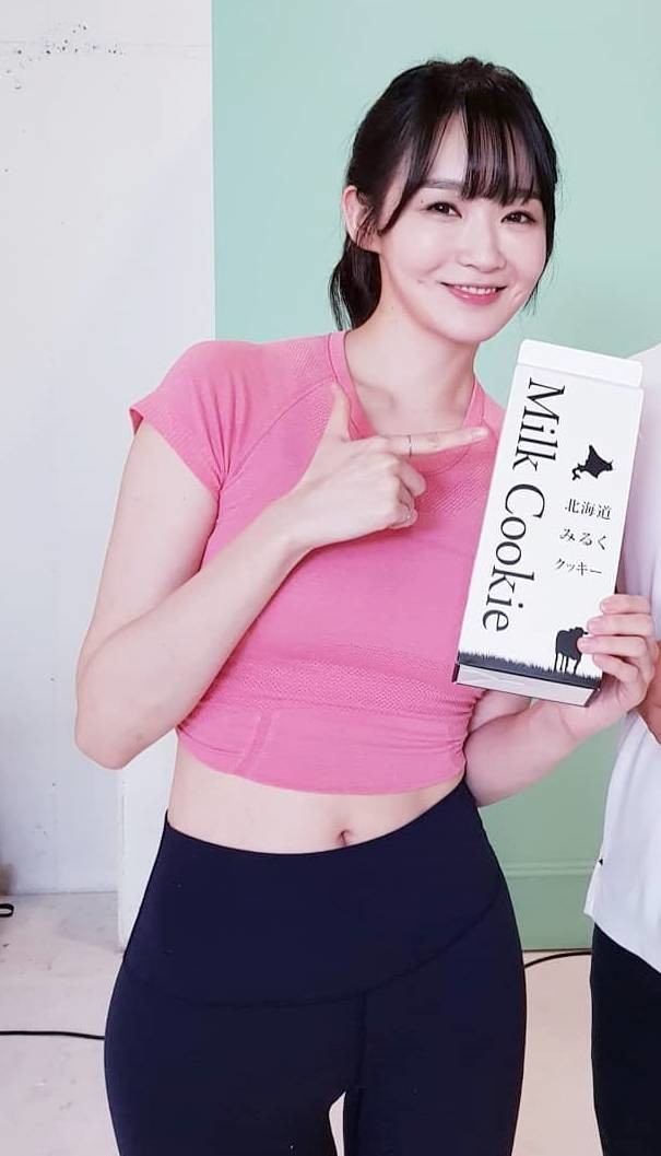 광고 찍는 강민경 레깅스