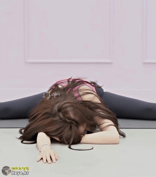 스트레칭하는 코코소리 김소리