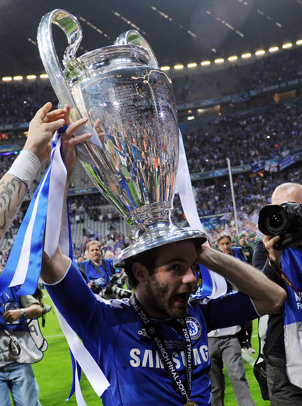Chelsea's Spanish Forward Juan Mata Celebrate With Their Trophy 
