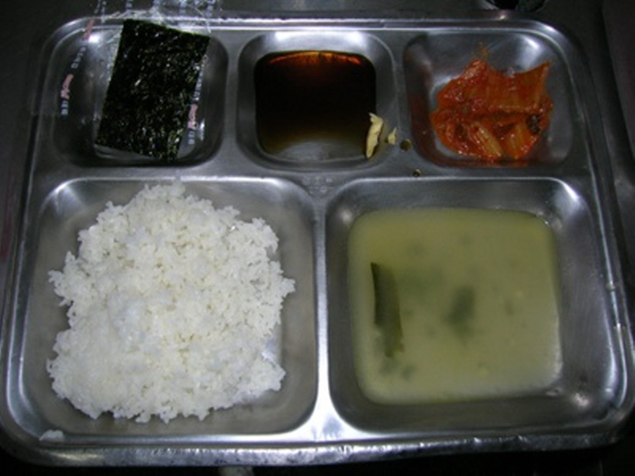 
			[펌] 보충대 식단이라는데 이거 레알일까요?.jpg 		