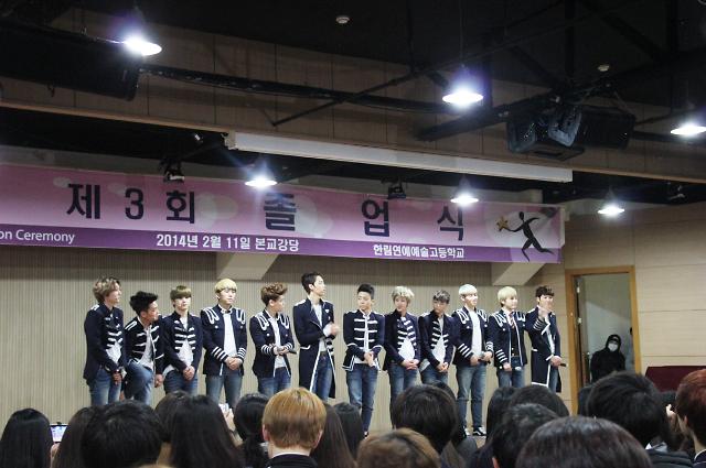 
			훈훈한 탑독과 빅스 		