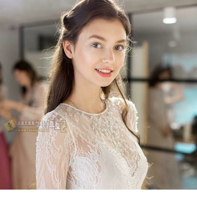 먹튀검증 토토군 포토 우크라이나 미인대회 우승한 처자