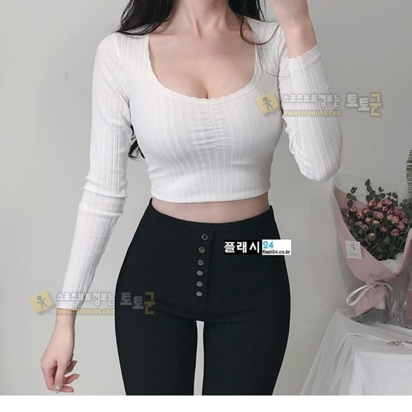 먹튀검증 토토군 포토 파티룩 클럽룩 홀복 전문 모델 아현