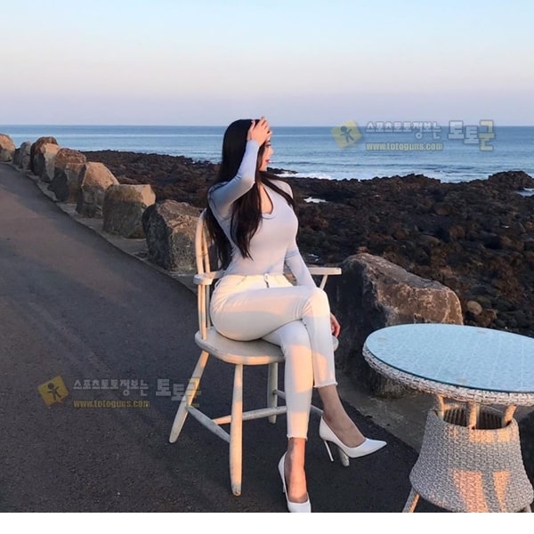 먹튀검증 토토군 포토 골반 다가진 인스타여신 블랑주 모델 민주